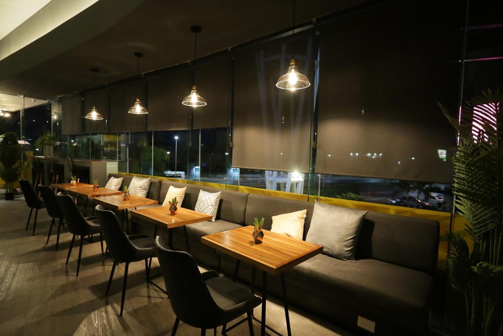The Yellow Capsule Cancun Close To Airport Экстерьер фото