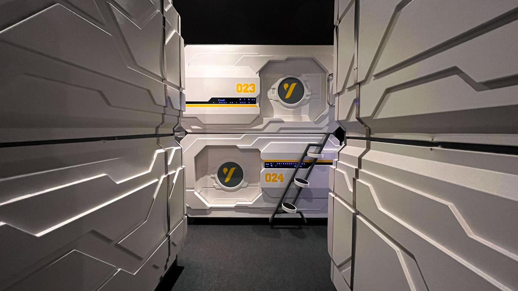 The Yellow Capsule Cancun Close To Airport Экстерьер фото